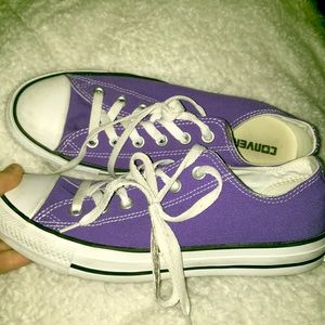 Purple Converse Low Top Woman’s 9 Men’s 7